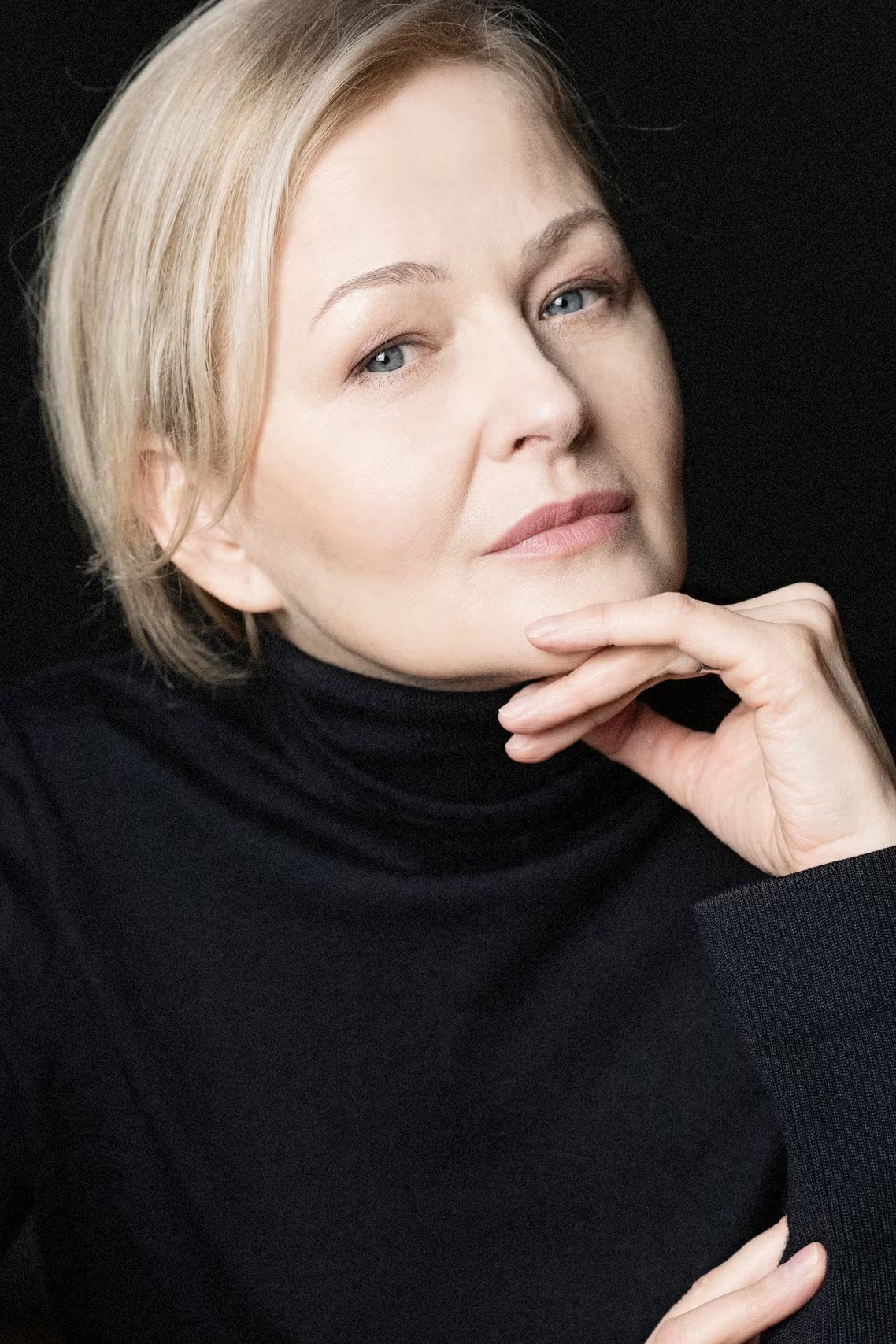 Jolanta Dapkūnaitė as Lilė in The First Sunday After the First Full Moon