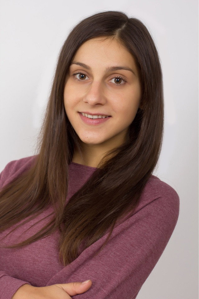 Malvyna Salvijchuk as Oliya Shevchenko in Snowdrop