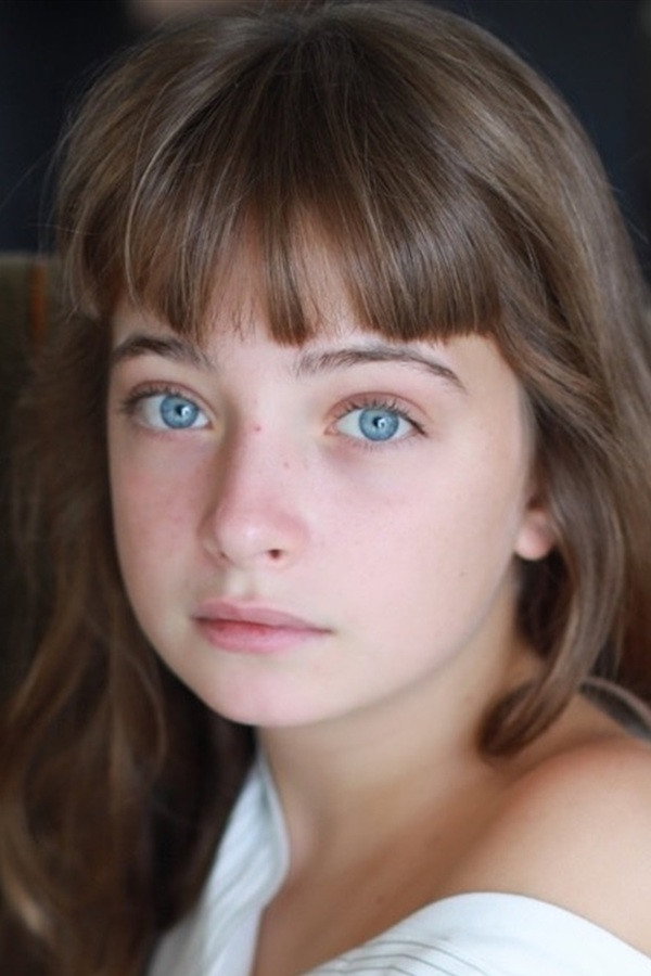 Themis Pauwels as Rose Harfouche in My Son's Murderer Will Die Tonight