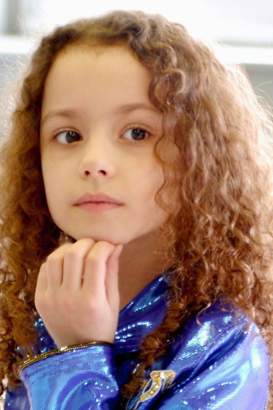 Cassiopée Mayance as Anouk in J'ai dix ans