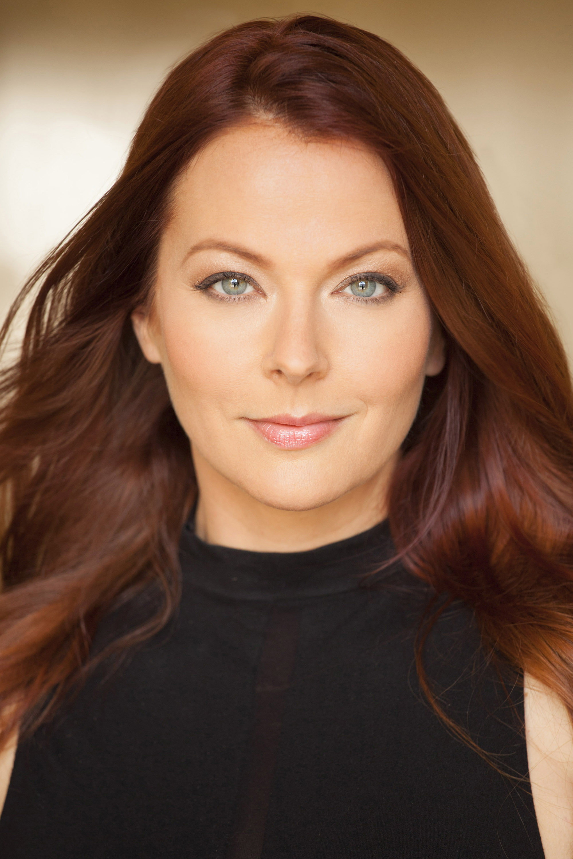 Anna Easteden as June Taylor in Junkie