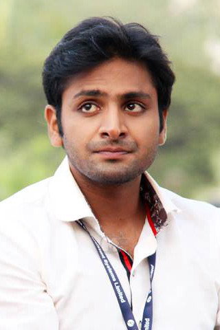 Vaibhav Tatwawadi as Akash Bansal in Made in India: A Titan Story