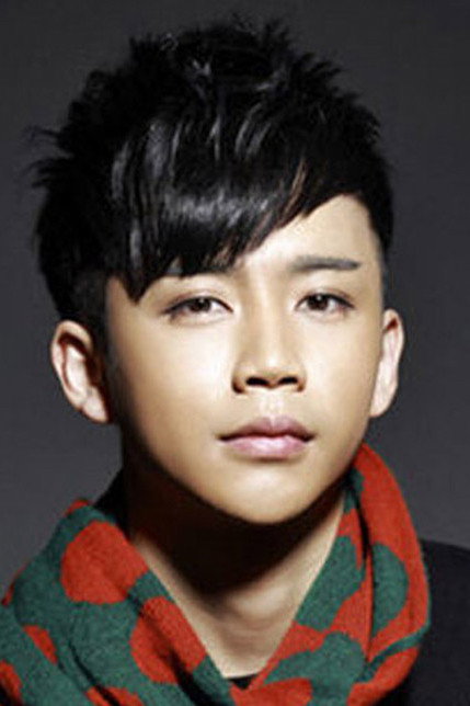 李茂 as Luo Lixia in Youth Entrepreneurship Manual