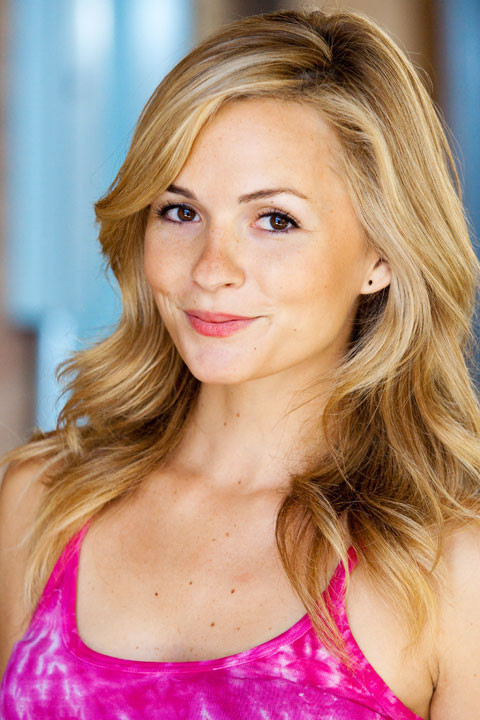 Lindsey Gort as Jessie Dale in Love Is a Piece of Cake