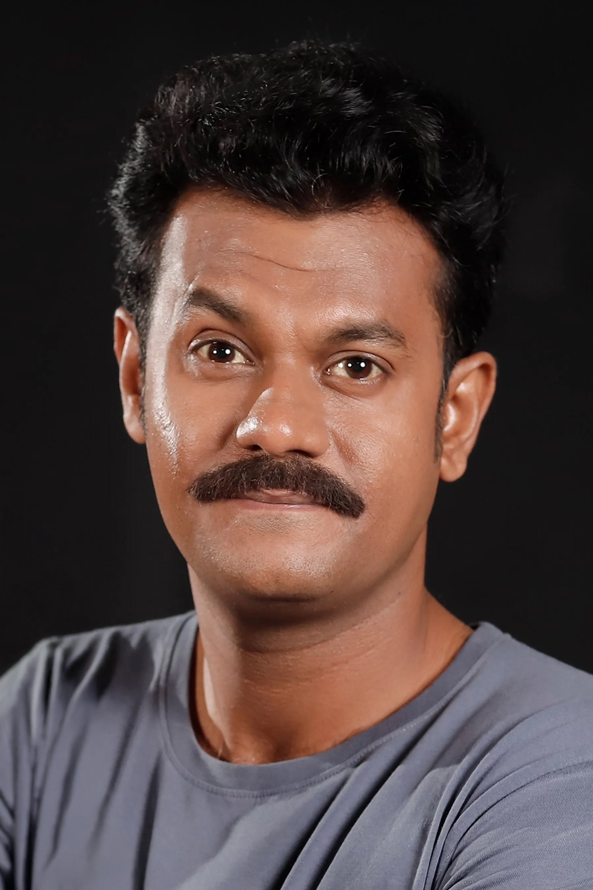 Anujoy Chattopadhyay as Mohan Singh in Vijaynagar'er Hirey
