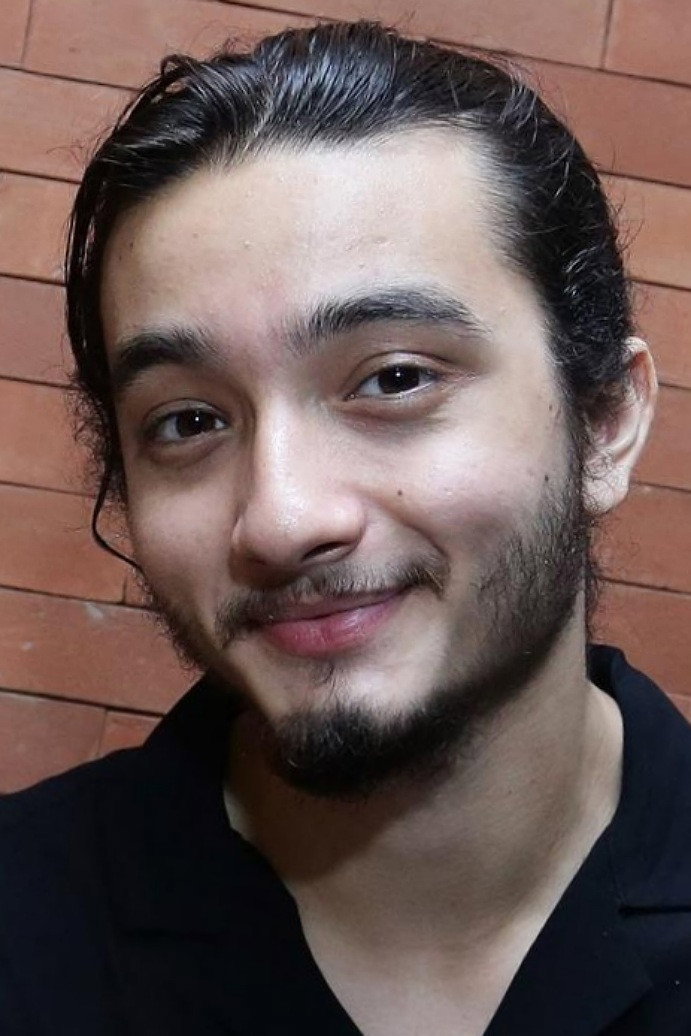 Bryan Domani as Ardlu in 5 Detik & Rasa Rindu
