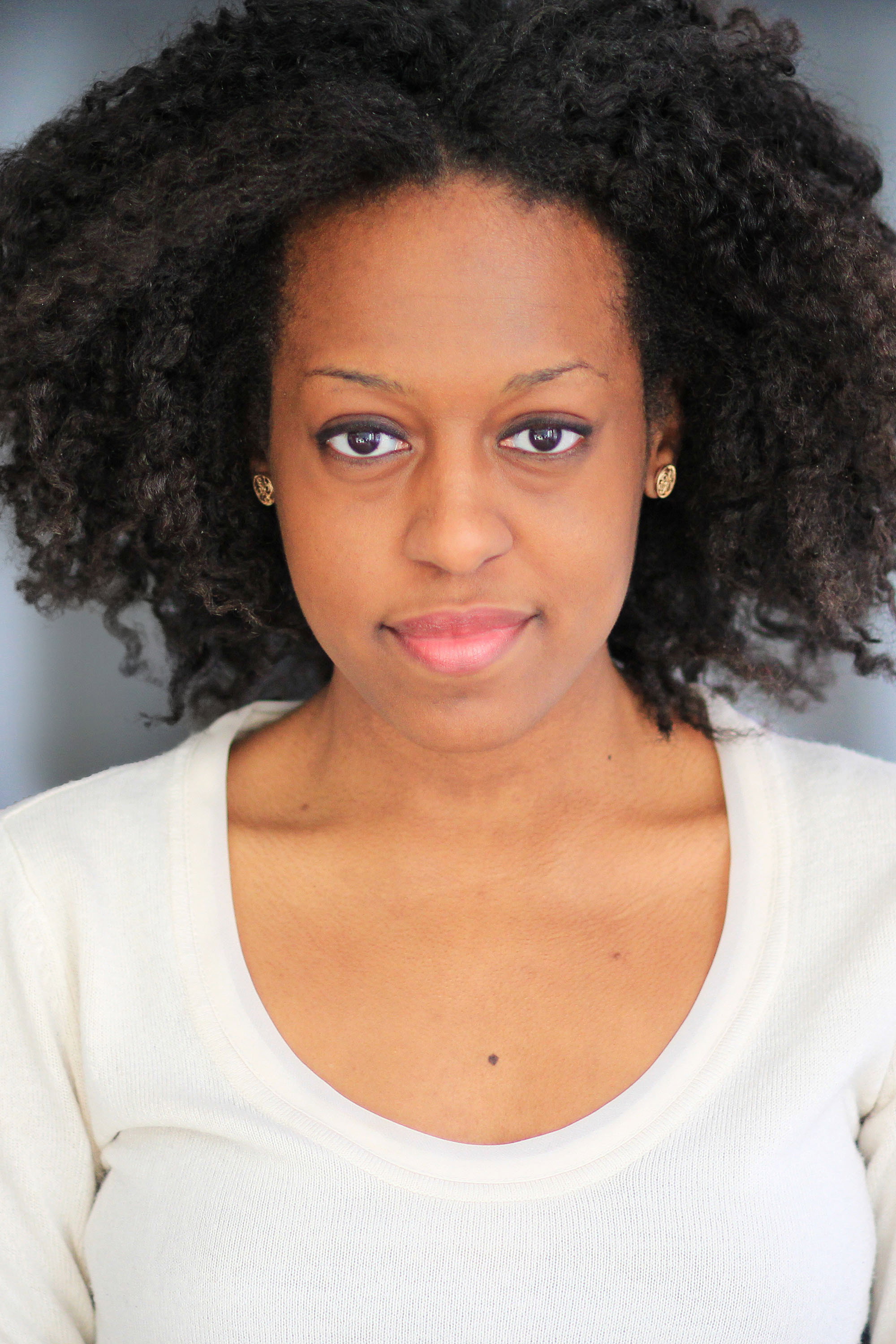 Devyn A. Tyler as Deandra in One of These Days