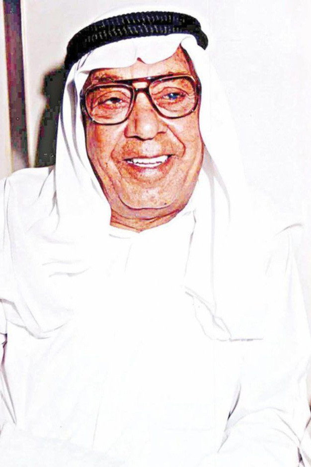 عبدالعزيز النمش as أم ناصر in The Clock Turned