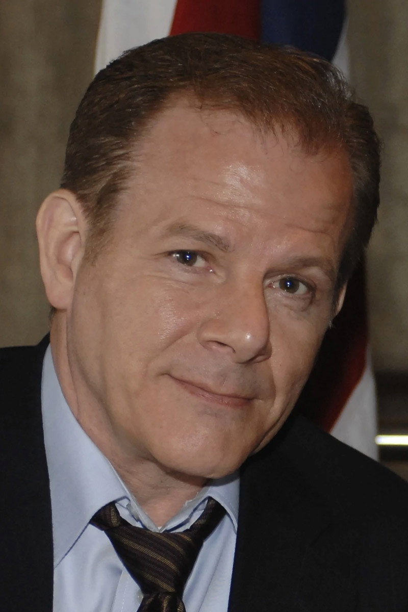 Colin Stinton as Bob Dale in The Ginger Tree
