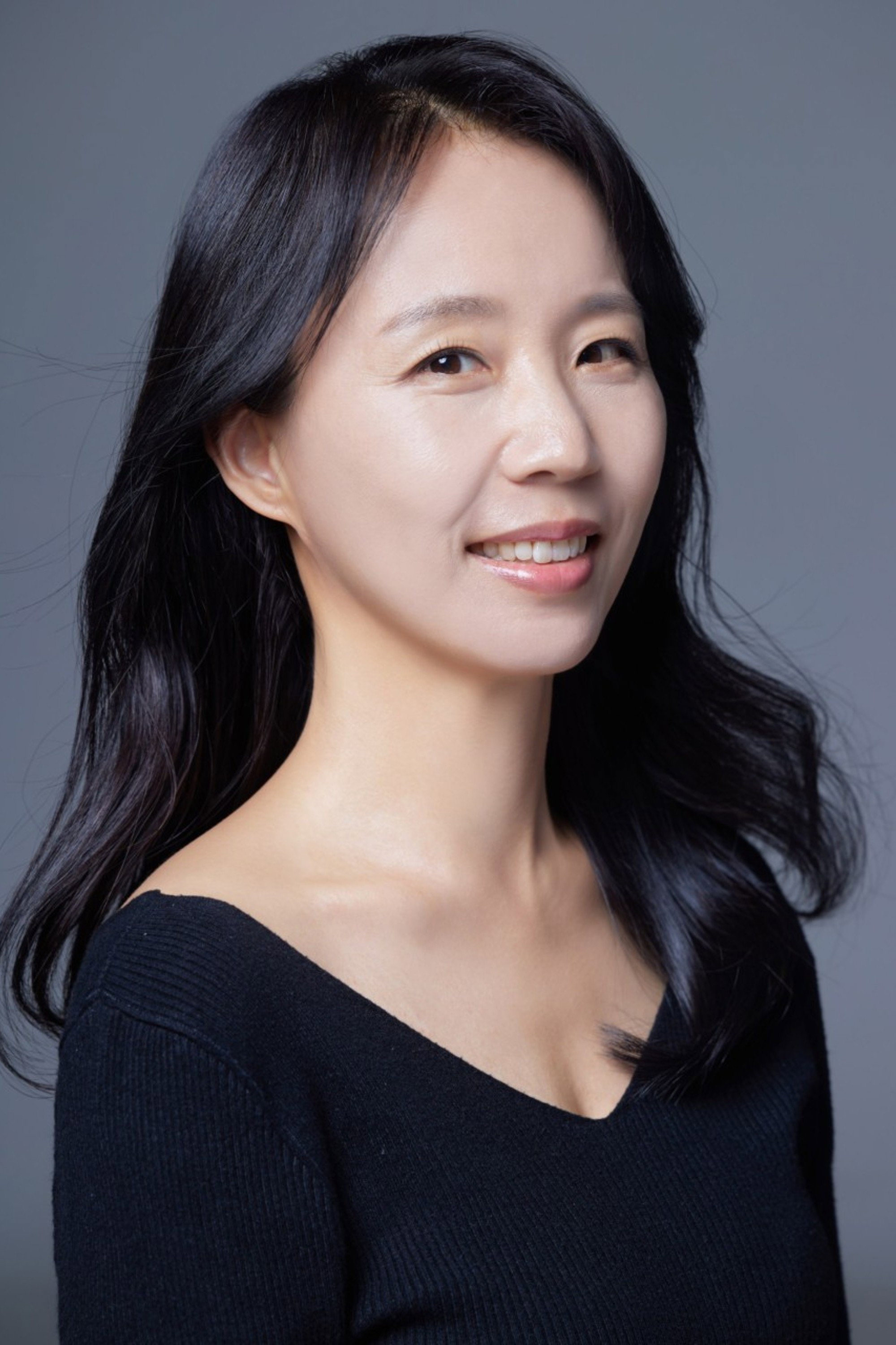 유재희 as Dean of Students in Kim Min-young of the Report Card