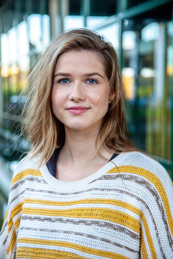 Charlotte Sieben as Kim Appelmans in Hawa & Adam