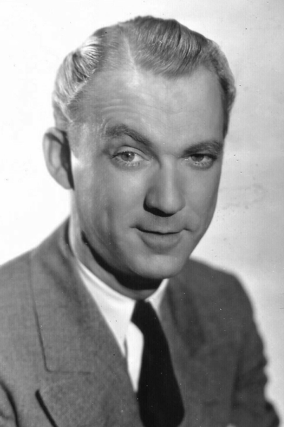 Lee Tracy as Stanley Brown in I'll Tell the World