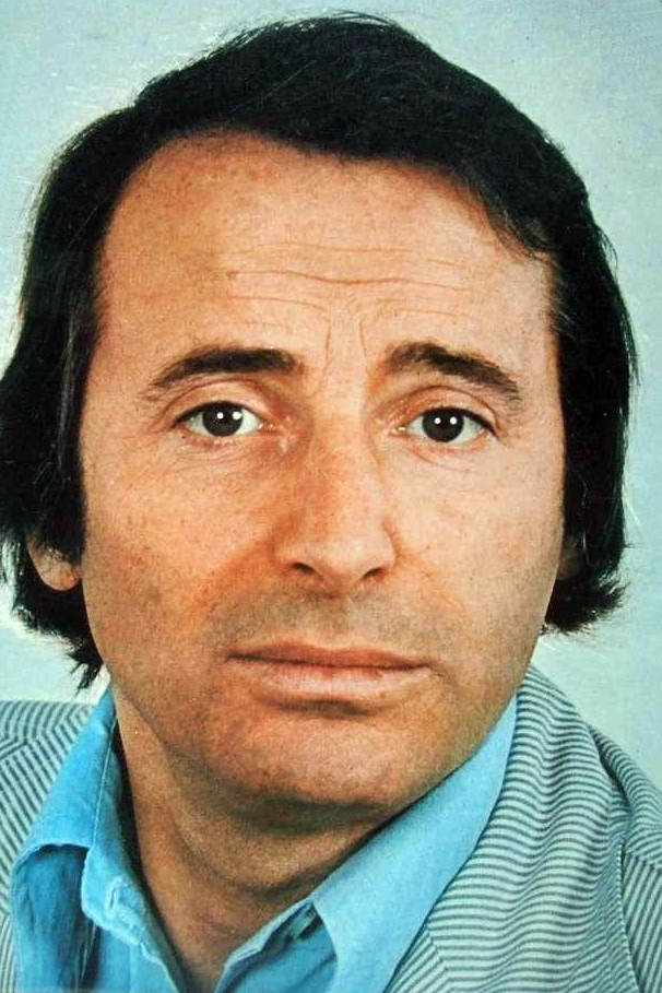 Alex Métayer as Maurice in Mohamed Bertrand-Duval