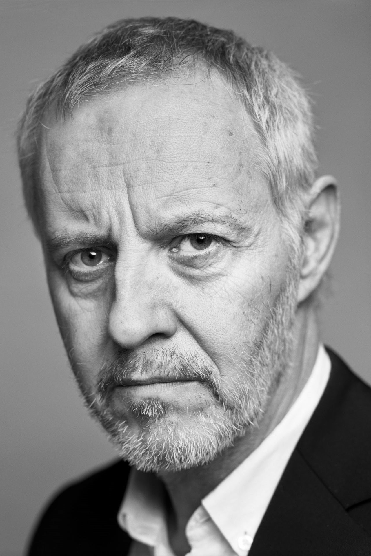 Johan van Assche as Raadslid Piet Brand in Iris