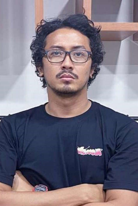 Gilang Bhaskara as Fachri in Comedy Buddy