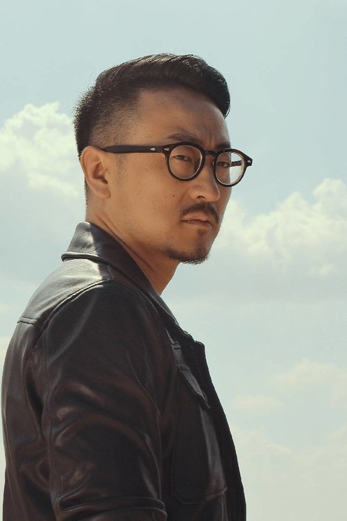 Dou Yikun as Uncle Chang in Gilded Bond