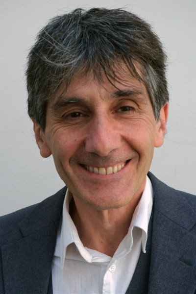 Michel Aymard as Oscar in Fard