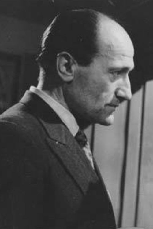 Roberto Bordoni as Dr. Lustari, decano in Cristóbal Colón en la Facultad de Medicina
