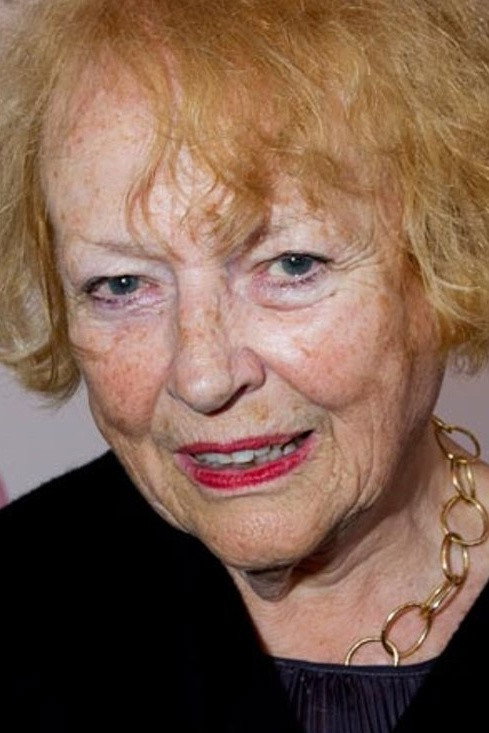 Marjan Berk as Mevrouw Grijpstra in The Rattle Rat