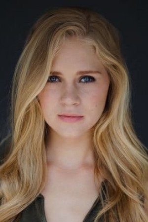 Sidney Fullmer as Saige Copeland in An American Girl: Saige Paints the Sky