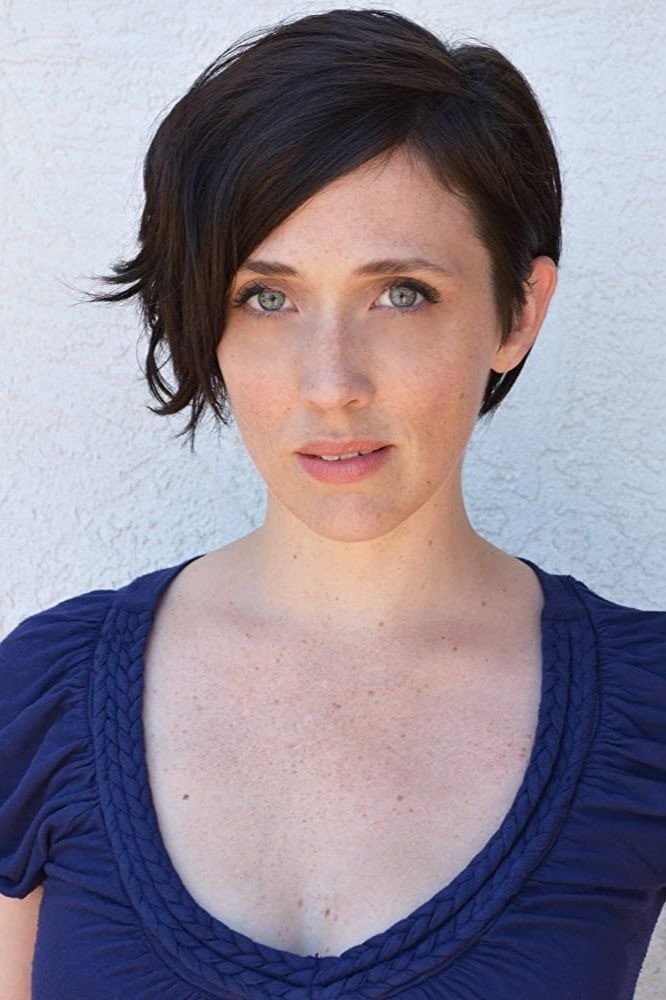 Elizabeth Dwyer as Hope Pinkerton in The Man-App