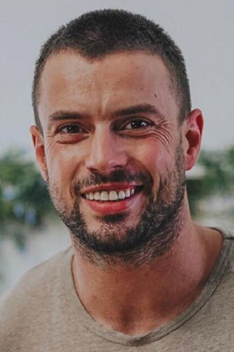 Marco Costa as Self in Celebrity Hell's Kitchen Portugal