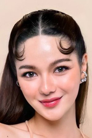 Wanpiya Oamsinnoppakulj as Pichy in Home Stay
