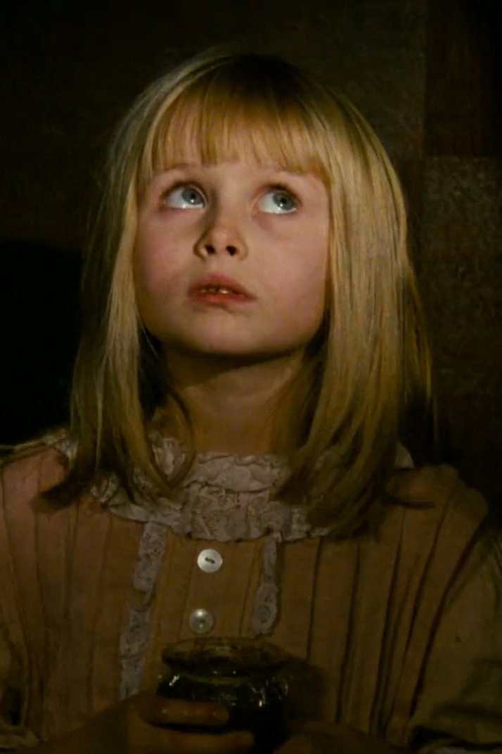 Kristýna Kohoutová as Alice in Alice