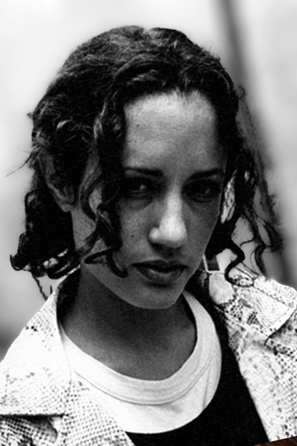 Violeta Naón as Mónica in Más que un hombre