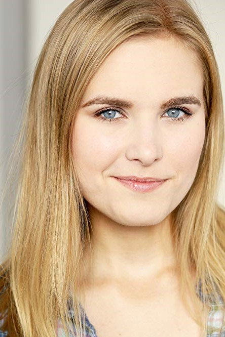 Olivia Hultgren as Kara in Agent