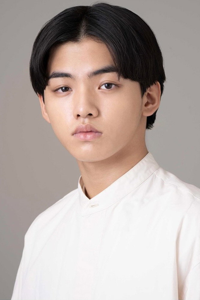 柴崎楓雅 as Taichi Kudo in Ghost Book