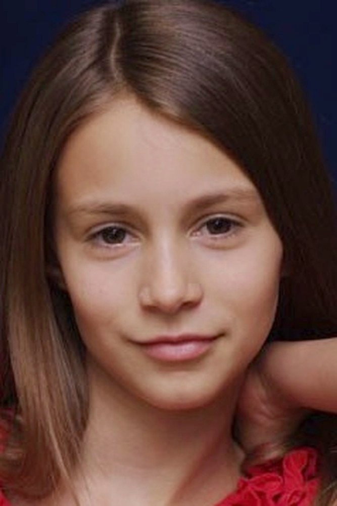 Elena Oechsner as Cäcilie in Victor and the Secret of Crocodile Mansion