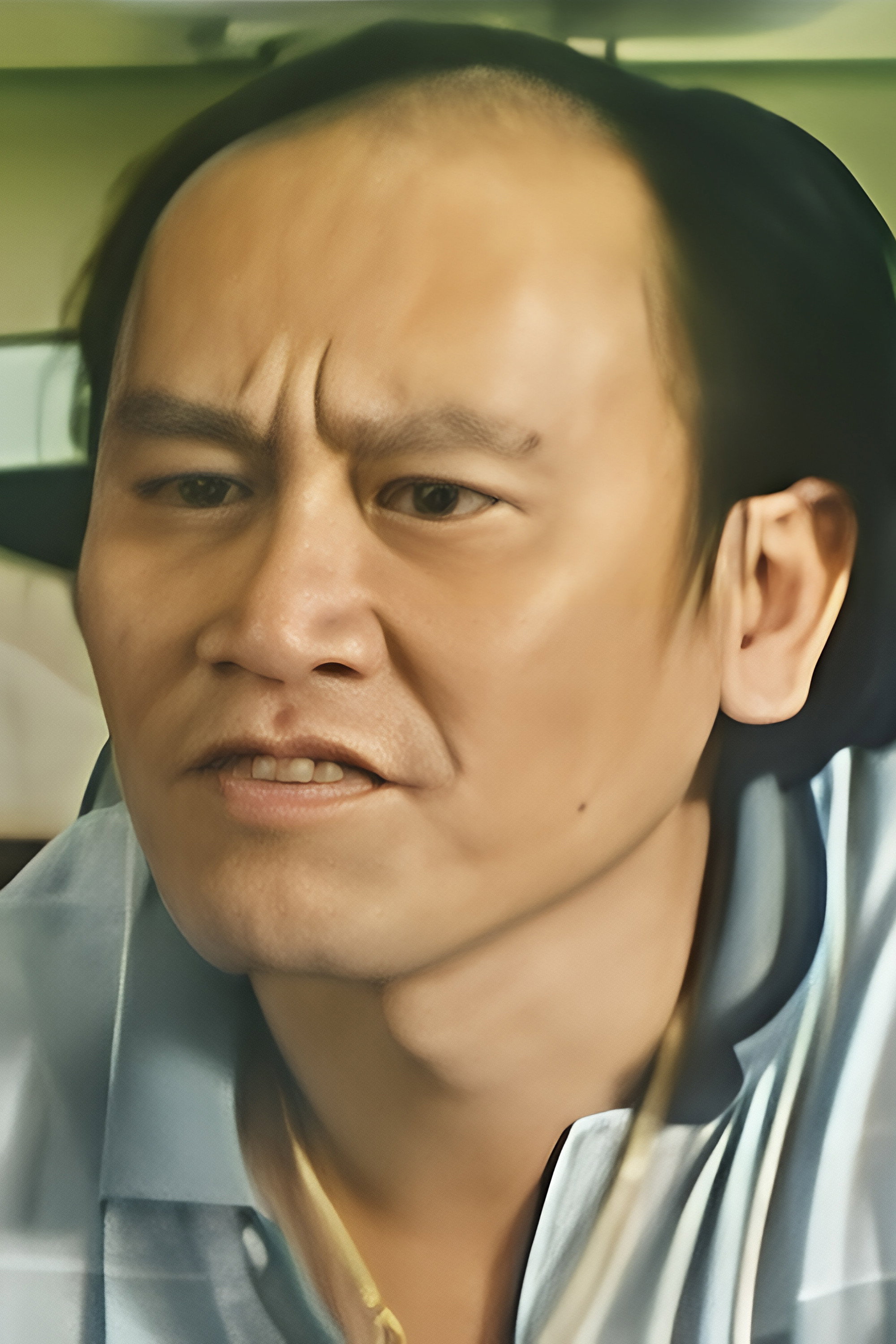 Stephen Chang Gwong-Chin as Taxi driver in No Compromise
