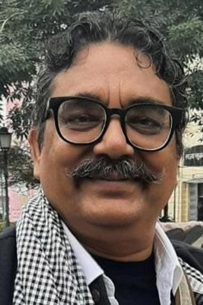 Vineet Kumar as Dr. Amar Marathe in Dhadkan