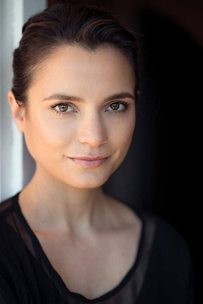Jessica Tovey as Leslie Carpenter in Paper Giants: The Birth of Cleo