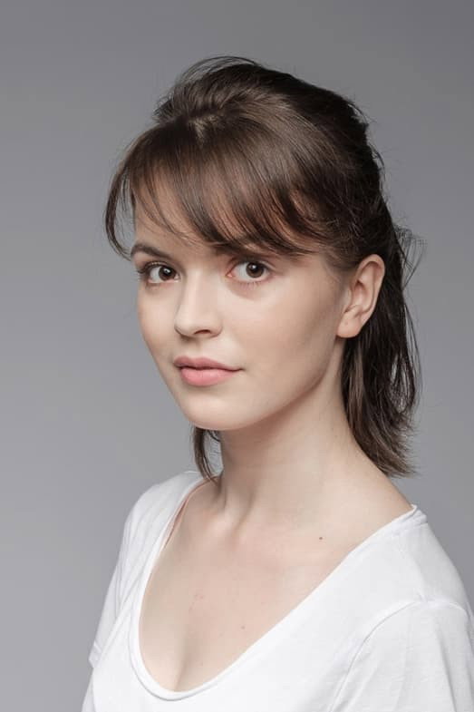 Maja Szopa as Sonia in Go Ahead, Brother