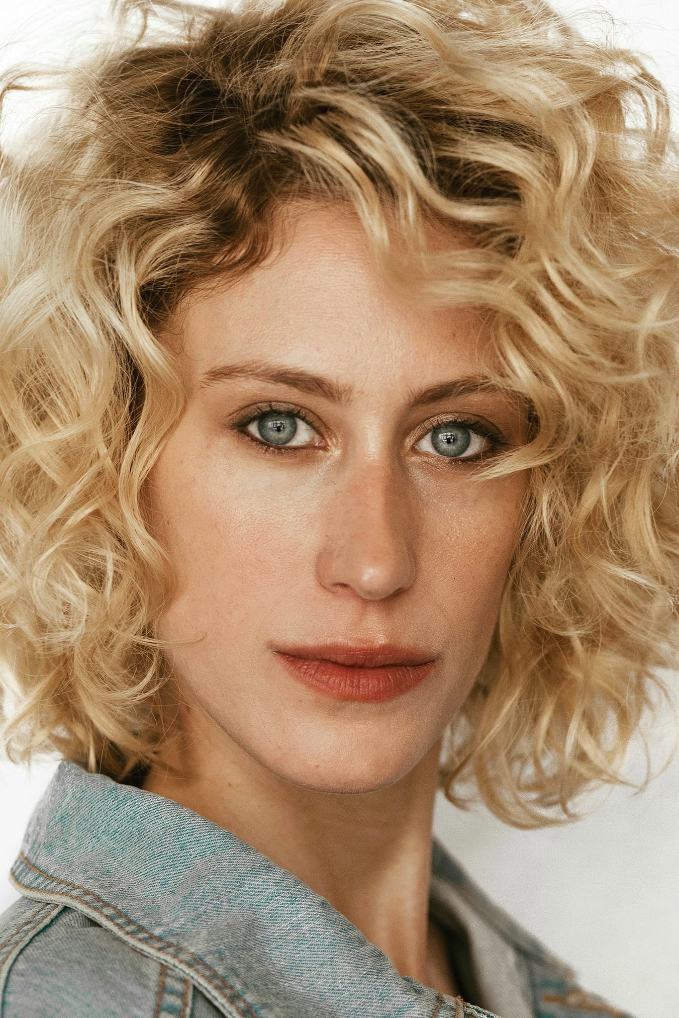 Teresa Riott as Nerea in Valeria