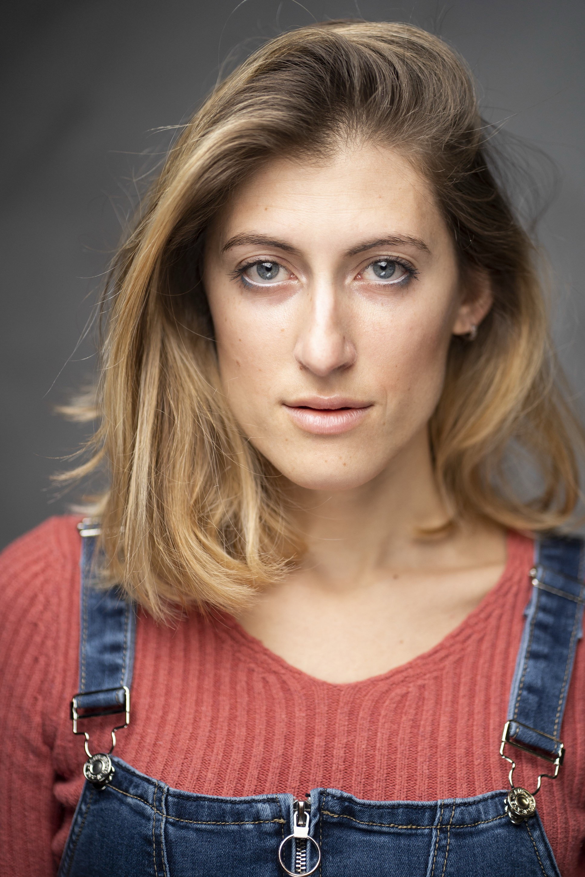 Martina Tinnirello as Greta in Pesci Piccoli: Un' agenzia, molte idee, poco budget