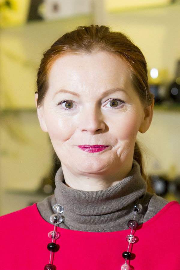 Ivana Vávrová as Lída in Když v ráji pršelo