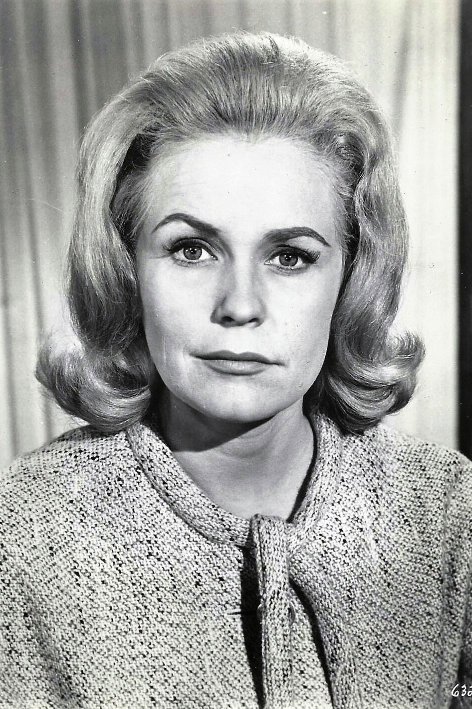 Diana Van der Vlis as Cassandra in Ghostbreakers