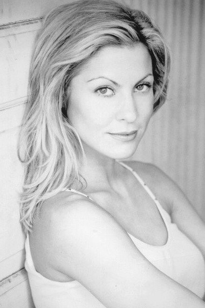 Heather Wahlquist as Aunt Kelly in My Sister's Keeper