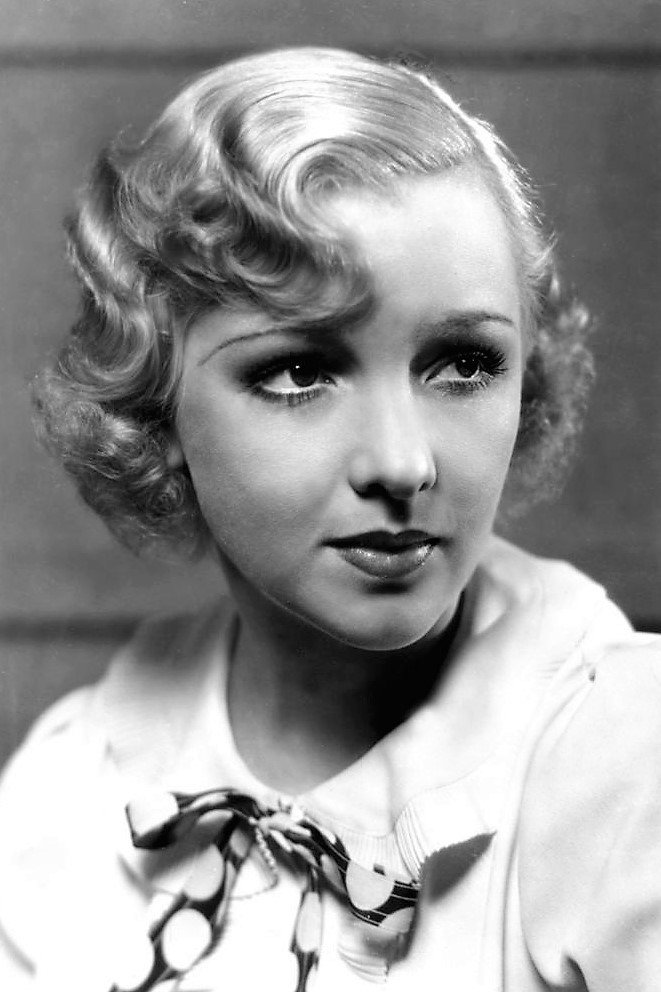 Dixie Lee as Dotty 'Dodo' Potter in No Limit