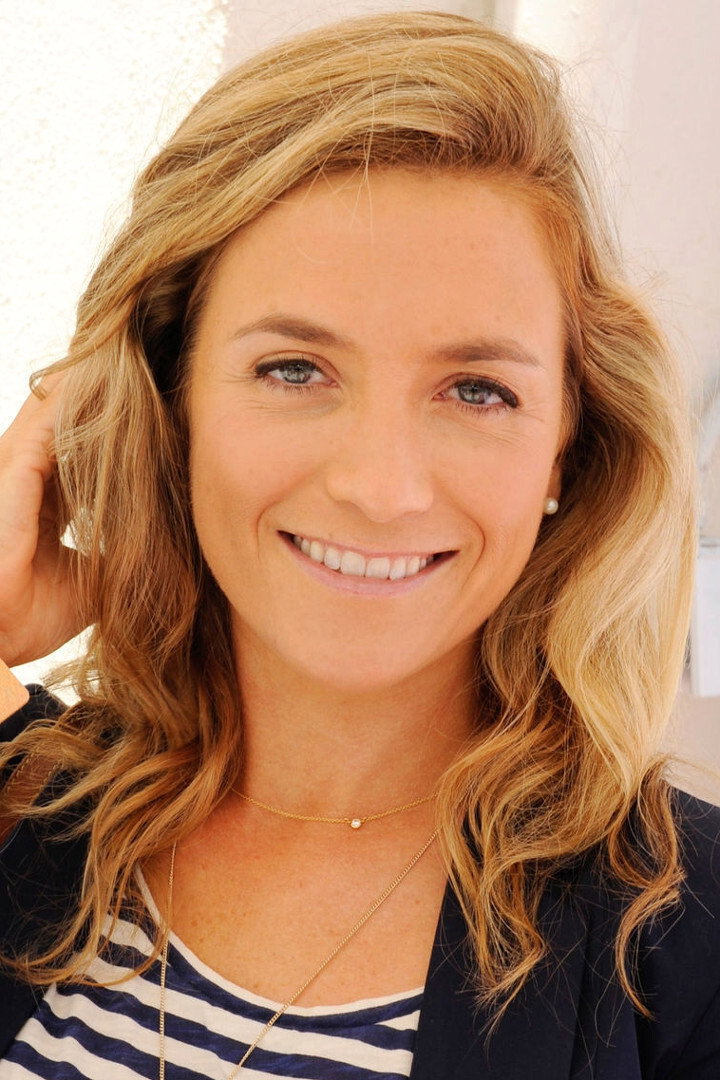 Jenna Lamia as Shelby in Something's Wrong in Kansas