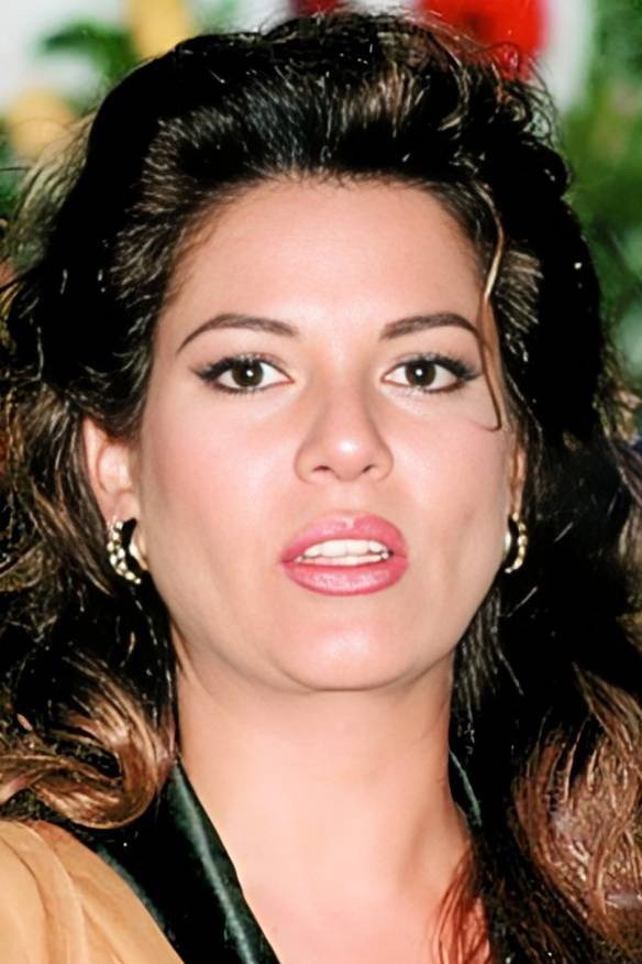 Patricia Rivera as Patricia Flores Montesinos in Pasión y poder