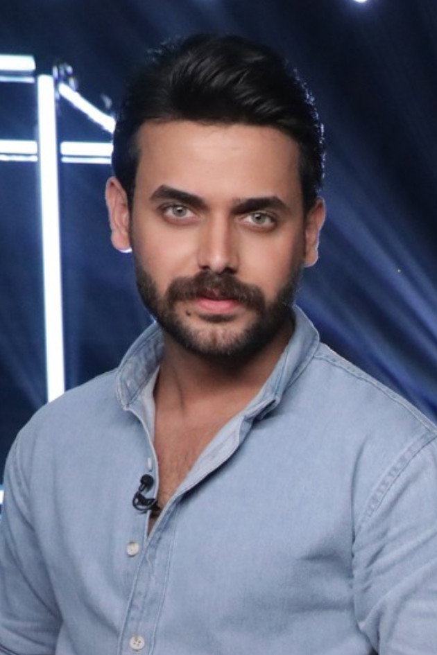 Hussein Al-Ashqar as مقدم in YOOZ Talent