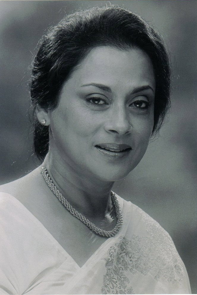 Jayasree Kabir as Nandita in Picnic