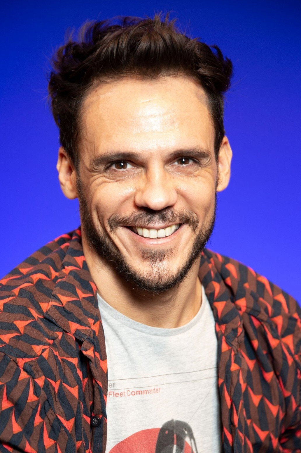 Bart Santana as Jairo in Majoria Absoluta