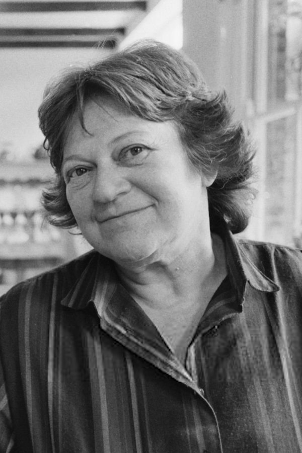Lila Kaye as Jane's Mother in Antonia and Jane