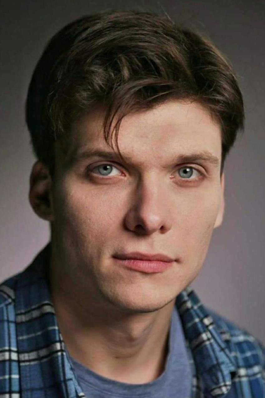 Никита Паршин as Егор in Мой брат - клон