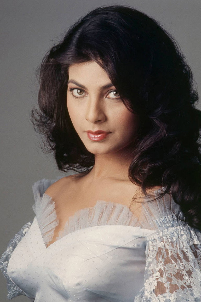Kimi Katkar as Jumalina Gonsalves in Hum